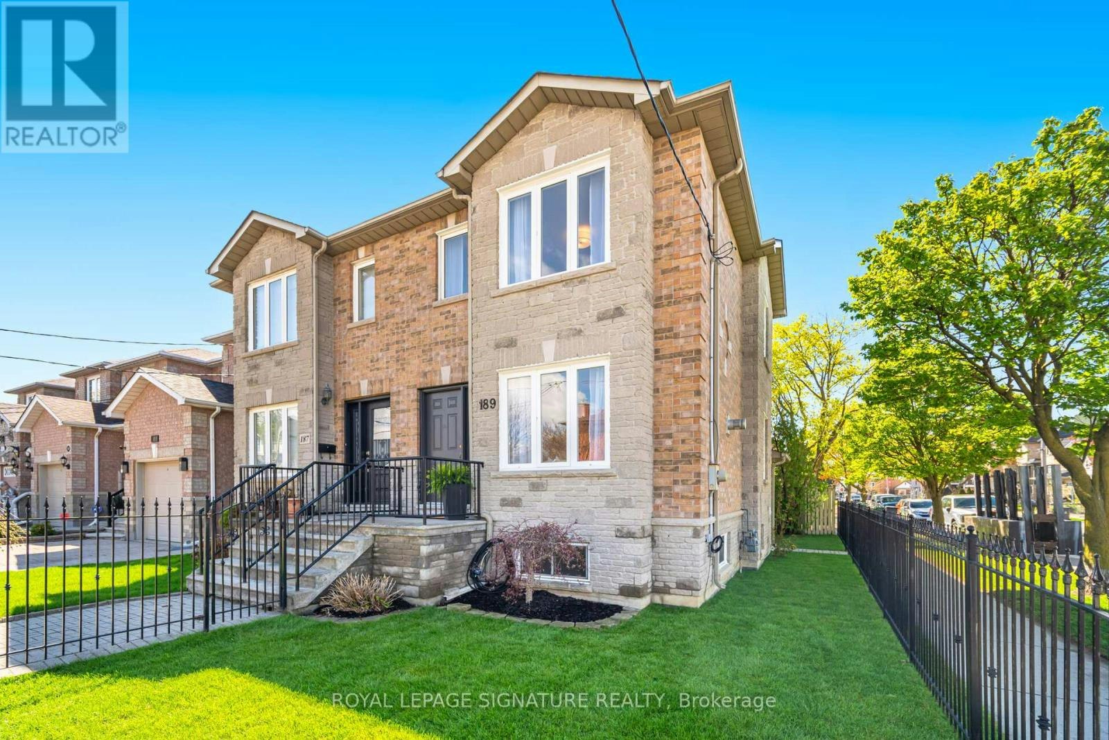 189 Aileen Avenue, Toronto, ON, M6M 1G1