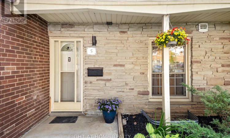 5 Arbour Glen Crescent