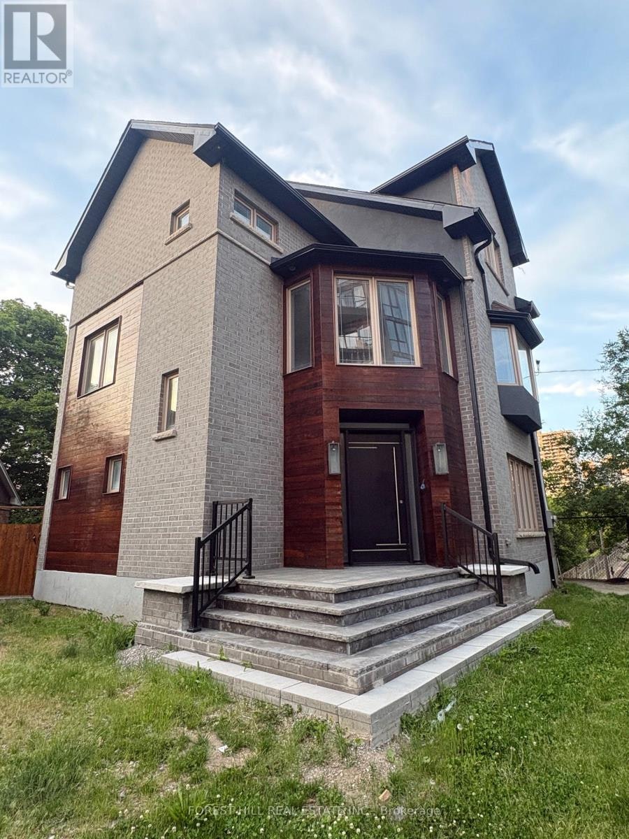 17 Kennedy Park Road, Toronto, ON, M6P 3H2