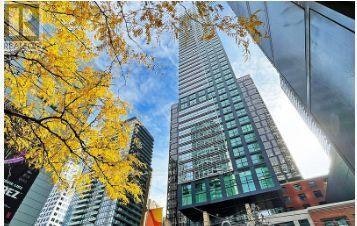 703-327 King Street W, Toronto, ON, M5V 0W7