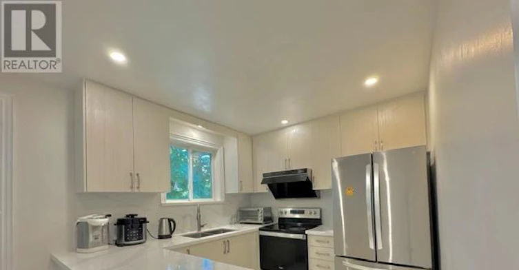 221 Browndale Crescent, Richmond Hill, ON, L4C 3H9 - 4