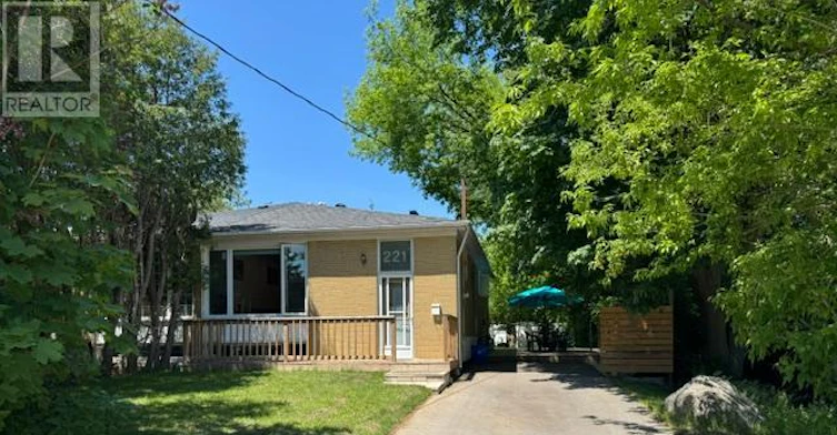 221 Browndale Crescent, Richmond Hill, ON, L4C 3H9