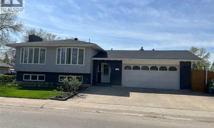 11 Plainsview Drive