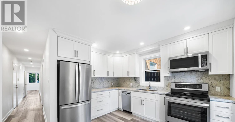 2-50 Arcadian Circle, Toronto, ON, M8W 2Y9 - 3