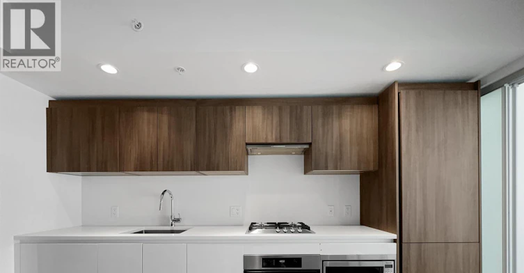 7xx-6320 No 3 Road, Richmond, BC, V6Y 0L5