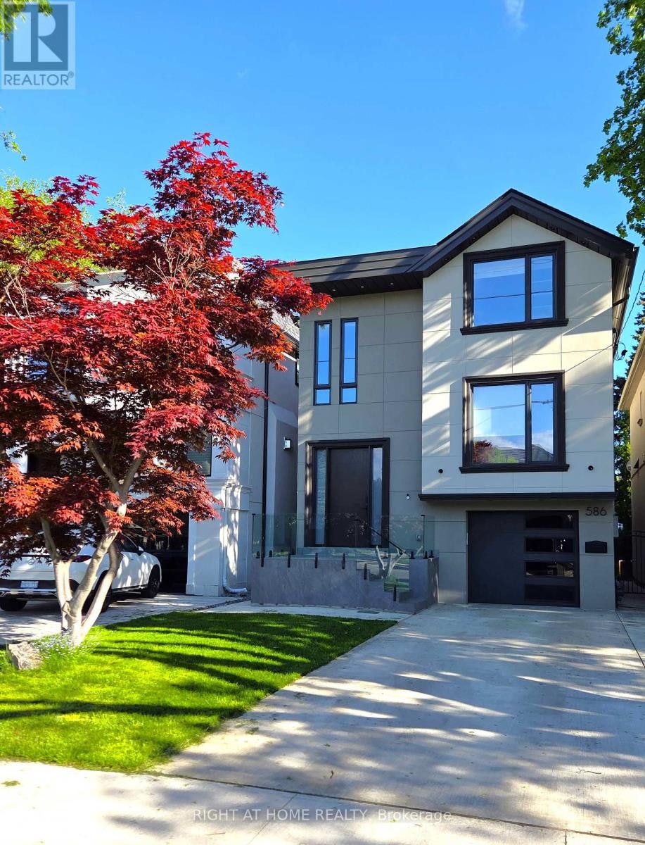 586 Broadway Avenue E, Toronto, ON, M4G 2S5