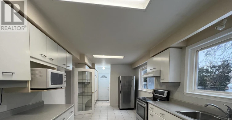 298 Newton Drive, Toronto, ON, M2M 2P8 - 8
