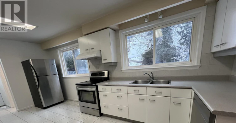 298 Newton Drive, Toronto, ON, M2M 2P8 - 7