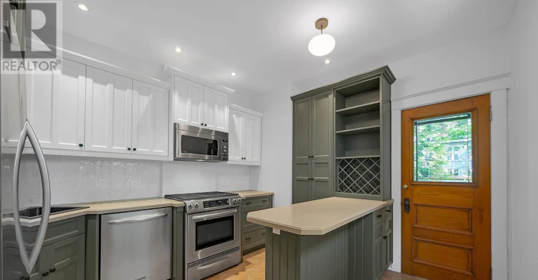 101 Silver Birch Avenue, Toronto, ON, M4E 3L3 - 16