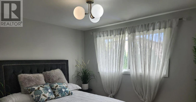 8 Munford Crescent, Toronto, ON, M4B 1C1 - 17