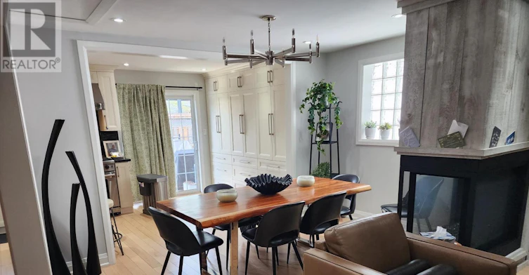 8 Munford Crescent, Toronto, ON, M4B 1C1 - 5