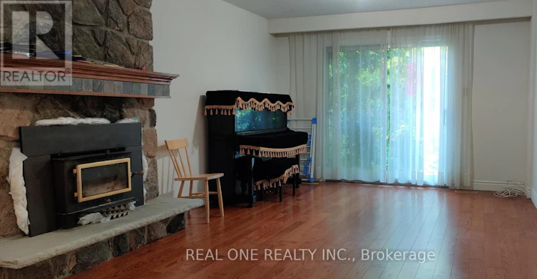 72 Liebeck Crescent, Markham, ON, L3R 1Y5 - 2