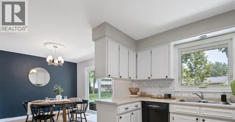 5710 Dalton Avenue, Lasalle, ON, N9H 1M8 - 13
