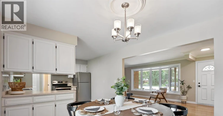 5710 Dalton Avenue, Lasalle, ON, N9H 1M8 - 10