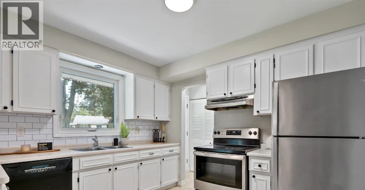 5710 Dalton Avenue, Lasalle, ON, N9H 1M8 - 12