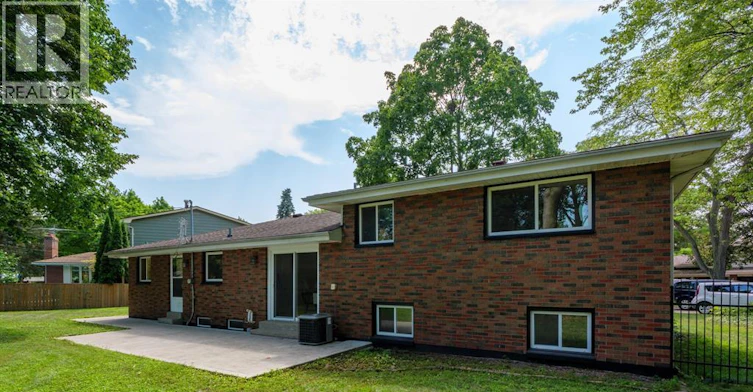5710 Dalton Avenue, Lasalle, ON, N9H 1M8 - 36