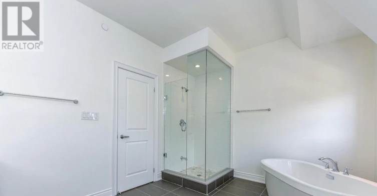33 Salvador Allende Court, Toronto, ON, M6G 0A3 - 18