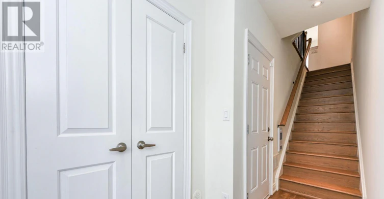 33 Salvador Allende Court, Toronto, ON, M6G 0A3 - 35