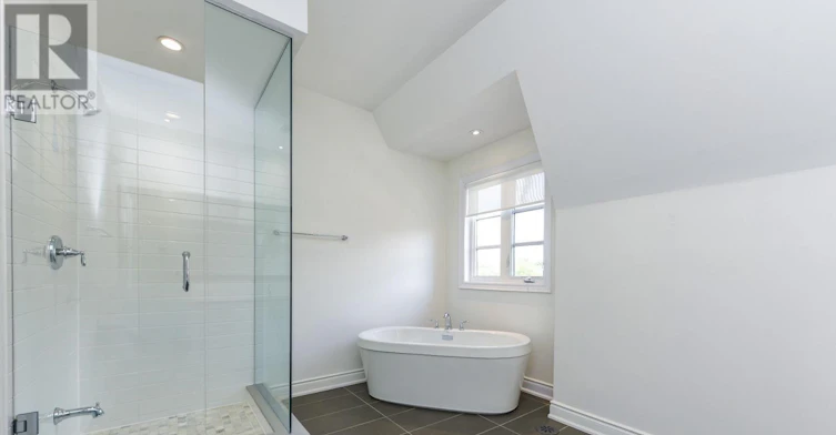 33 Salvador Allende Court, Toronto, ON, M6G 0A3 - 19