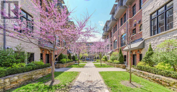 33 Salvador Allende Court, Toronto, ON, M6G 0A3 - 3