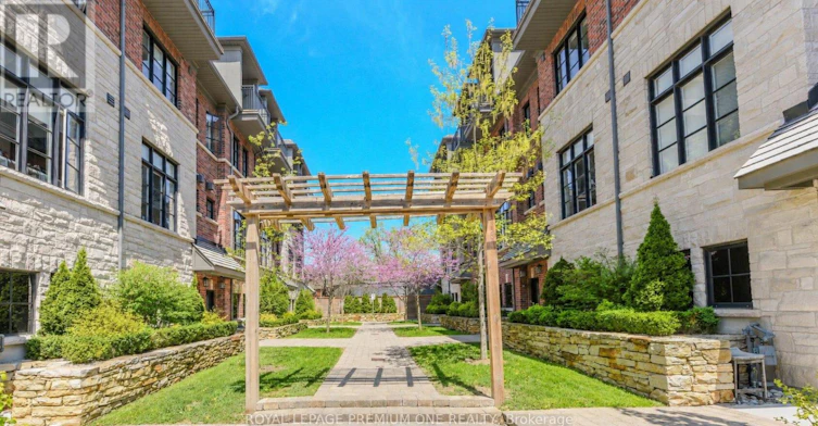 33 Salvador Allende Court, Toronto, ON, M6G 0A3 - 2
