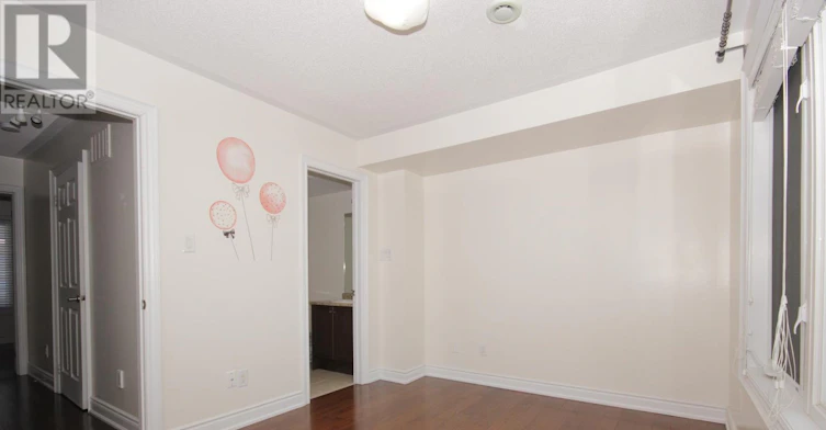 7 Slingsby Lane, Toronto, ON, M2N 0H7 - 13