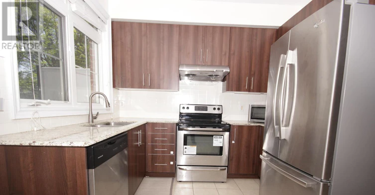 7 Slingsby Lane, Toronto, ON, M2N 0H7 - 10