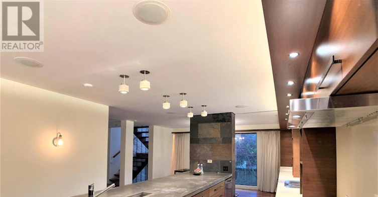 5 Dunlace Drive, Toronto, ON, M2L 2R8 - 10