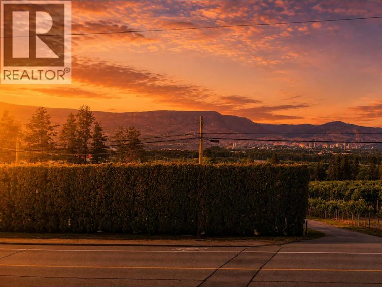 1315 Dehart Road, Kelowna, BC, V1W 4N3 - 9