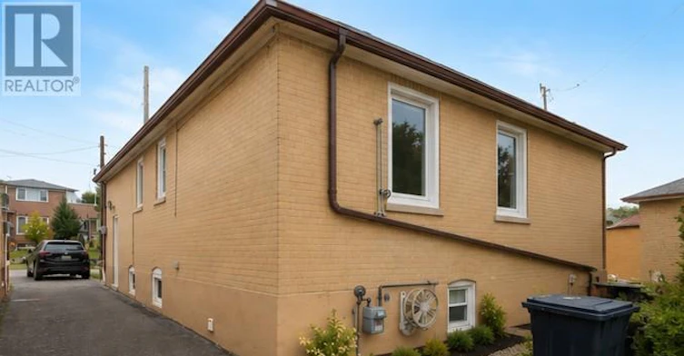 50 Haverson Boulevard, Toronto, ON, M6M 3J6 - 4