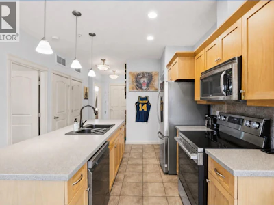 201-3311 Wilson Street - 4
