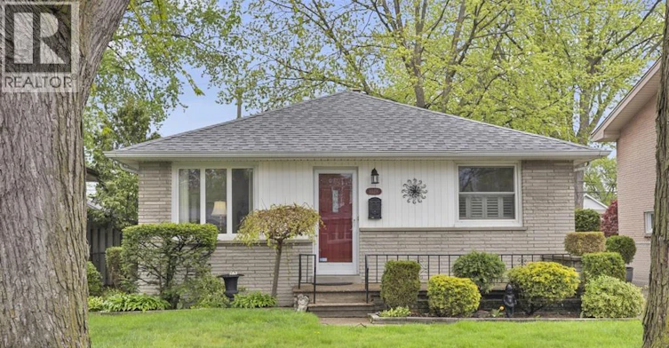1028 Virginia, Windsor, ON, N8S 2Y7