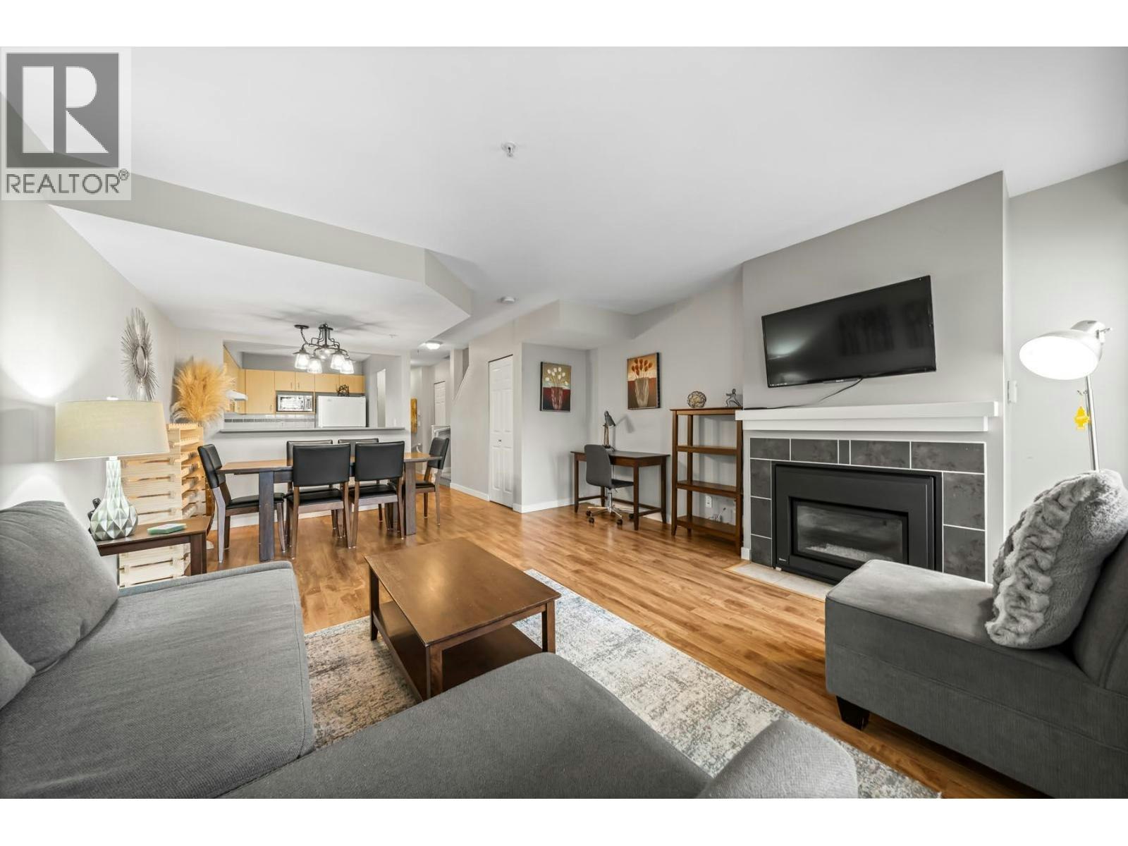 49-123 Seventh Street, New Westminster, BC, V3M 6Y2