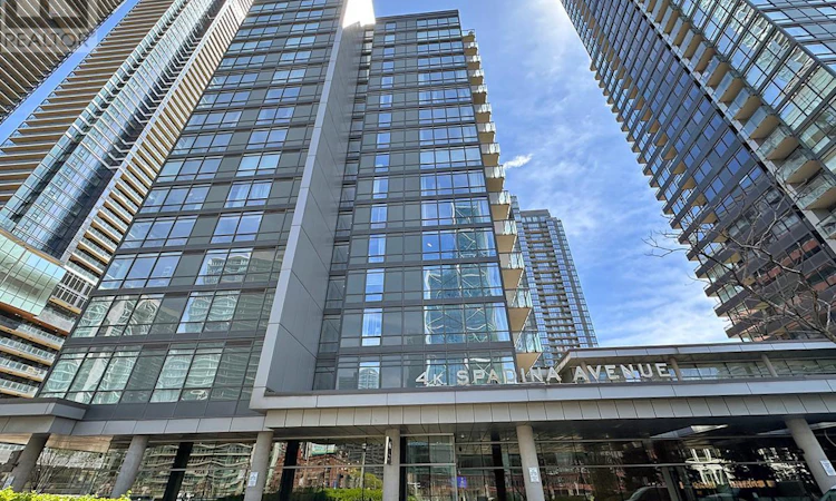 1618 4k Spadina Avenue