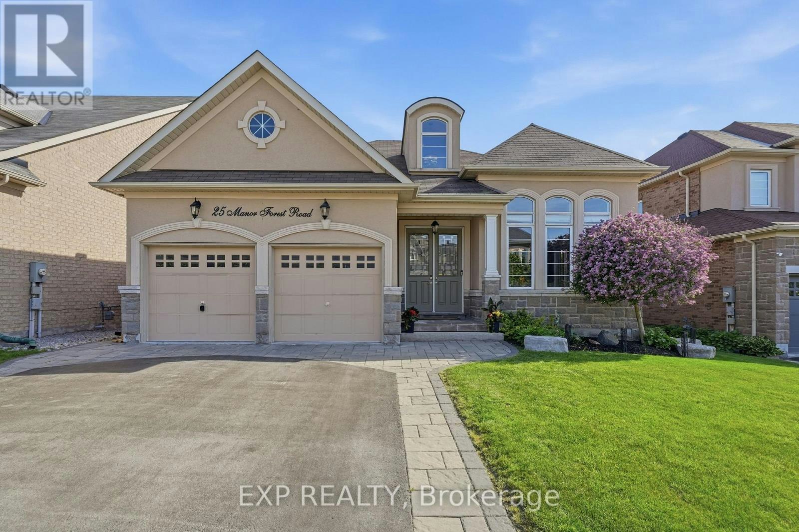 25 Manor Forest Road, East Gwillimbury, ON, L0G 1M0