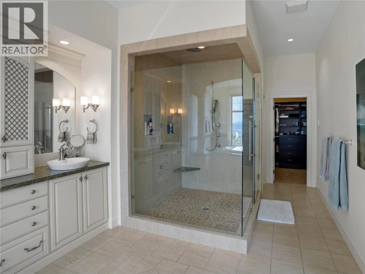 990 Hewetson Avenue, Kelowna, BC, V1W 5H8 - 17