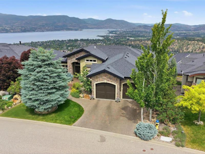990 Hewetson Avenue - 2