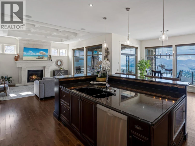 990 Hewetson Avenue, Kelowna, BC, V1W 5H8 - 10