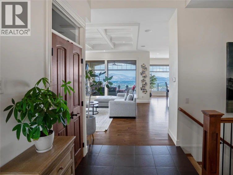 990 Hewetson Avenue, Kelowna, BC, V1W 5H8 - 3