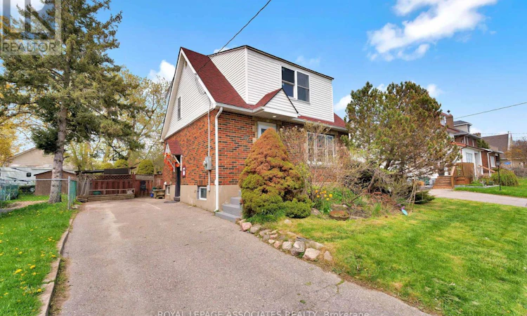 42 Rossland Road W