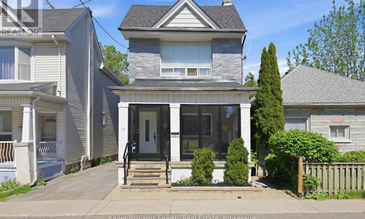 327 Albert Street