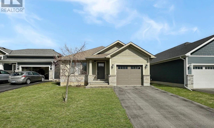 8 Tessa Boulevard