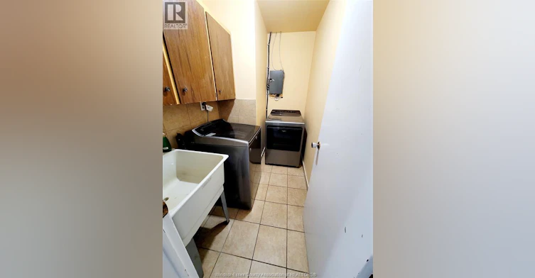 UPPER-2240 Howard Avenue, Windsor, ON, N8X 3V1 - 8
