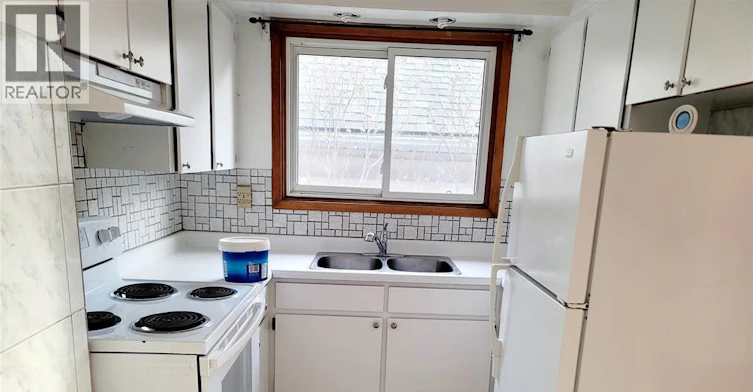 UPPER-2240 Howard Avenue, Windsor, ON, N8X 3V1 - 4