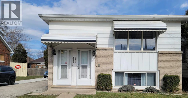 UPPER-2240 Howard Avenue, Windsor, ON, N8X 3V1