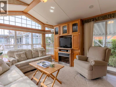 77-1226 Second Avenue - 4