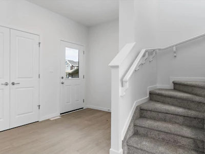 5633 Hawthorn Wy SW - 2