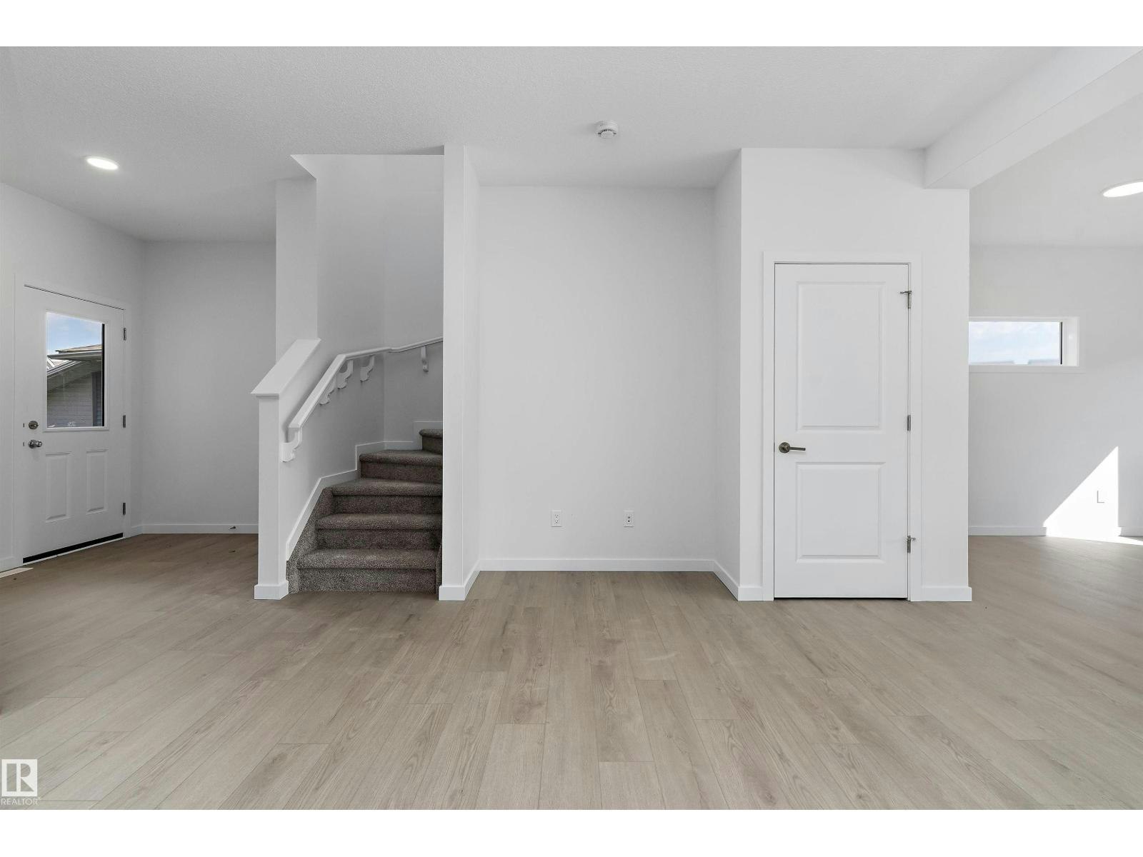 5633 Hawthorn Wy SW - 3