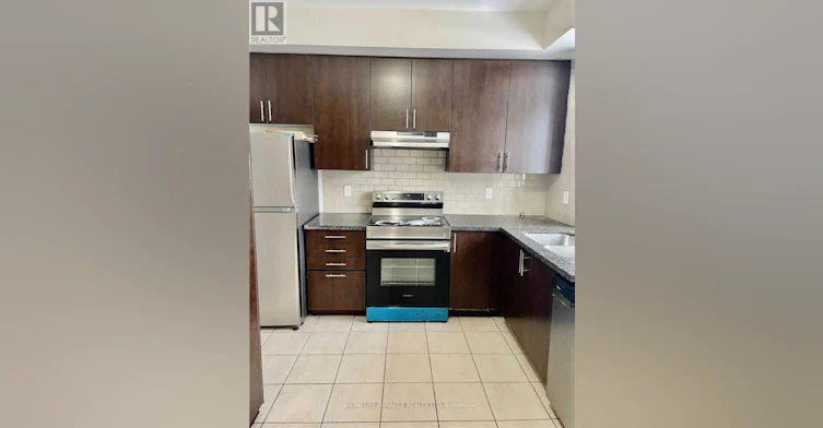 3765A St. Clair Avenue E, Toronto, ON, M1M 1V1 - 4