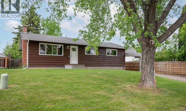 766 Ochakwin Crescent